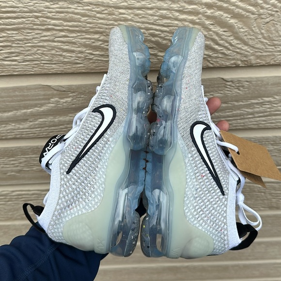 Nike Air Vapormax 2021 FK Flyknit White Black GS 6.5Y - Picture 5 of 8